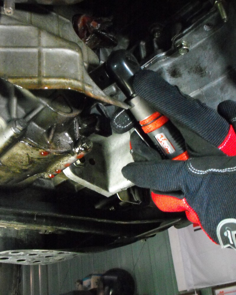 3/8" Straight Ratchet Wrench With Mini Housing, 420 rpm