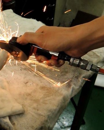 Industrial 2" Specialty Pneumatic Mini Angle Cut-off Tool