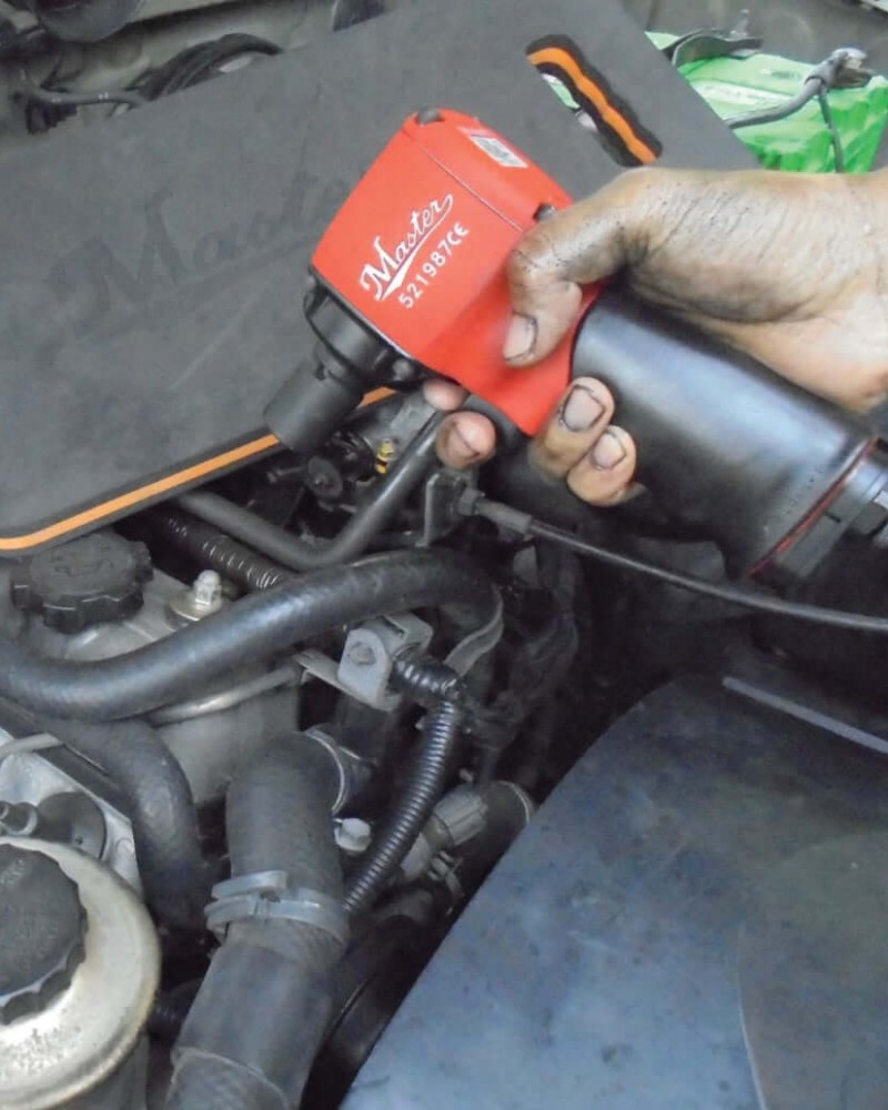 Mini Light Weight Impact Wrench, 1/2" Square Drive, Max. 550 ft-lb