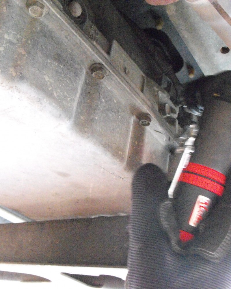 Low Speed 3/8" Right Angle Air Drill with High Torque - Non Reversible - Keyed Jacobs Chuck - 1250 rpm