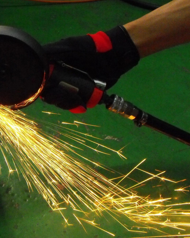 Industrial Low Profile Right Angle Pneumatic Air Saw Cut-off Tool, 4 inch cutting wheel , 16000 Rpm